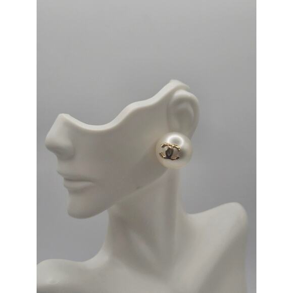 Chanel Golf-tone White Faux Pearl CC Stud Earrings - Picture 13 of 16